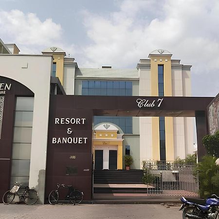 Club 7 Resort And Banquets Bareilly Exterior foto