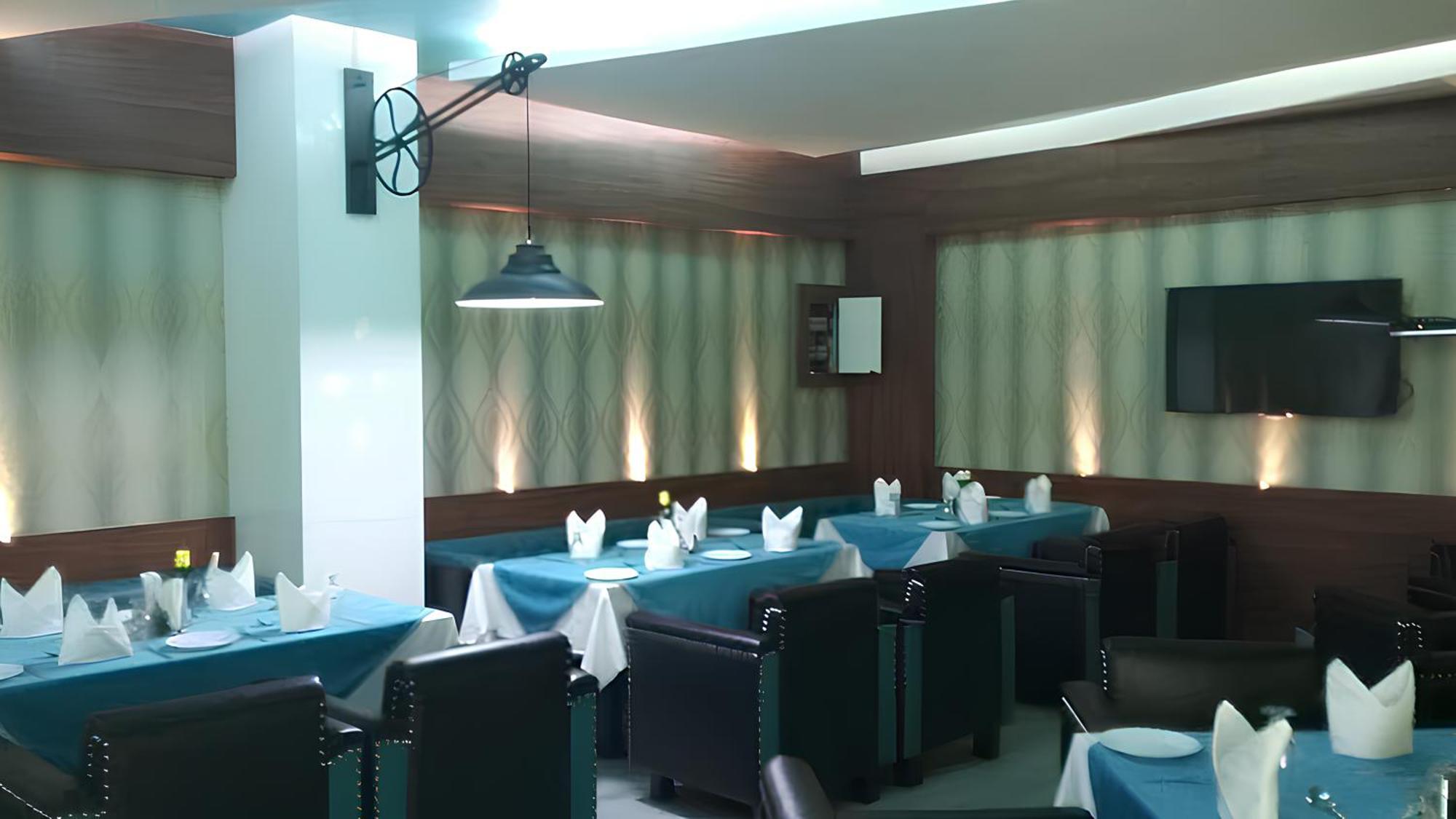 Club 7 Resort And Banquets Bareilly Exterior foto